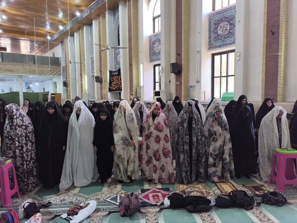 پیوند دل‌های مؤمن در صفوف نماز جمعه بندرترکمن