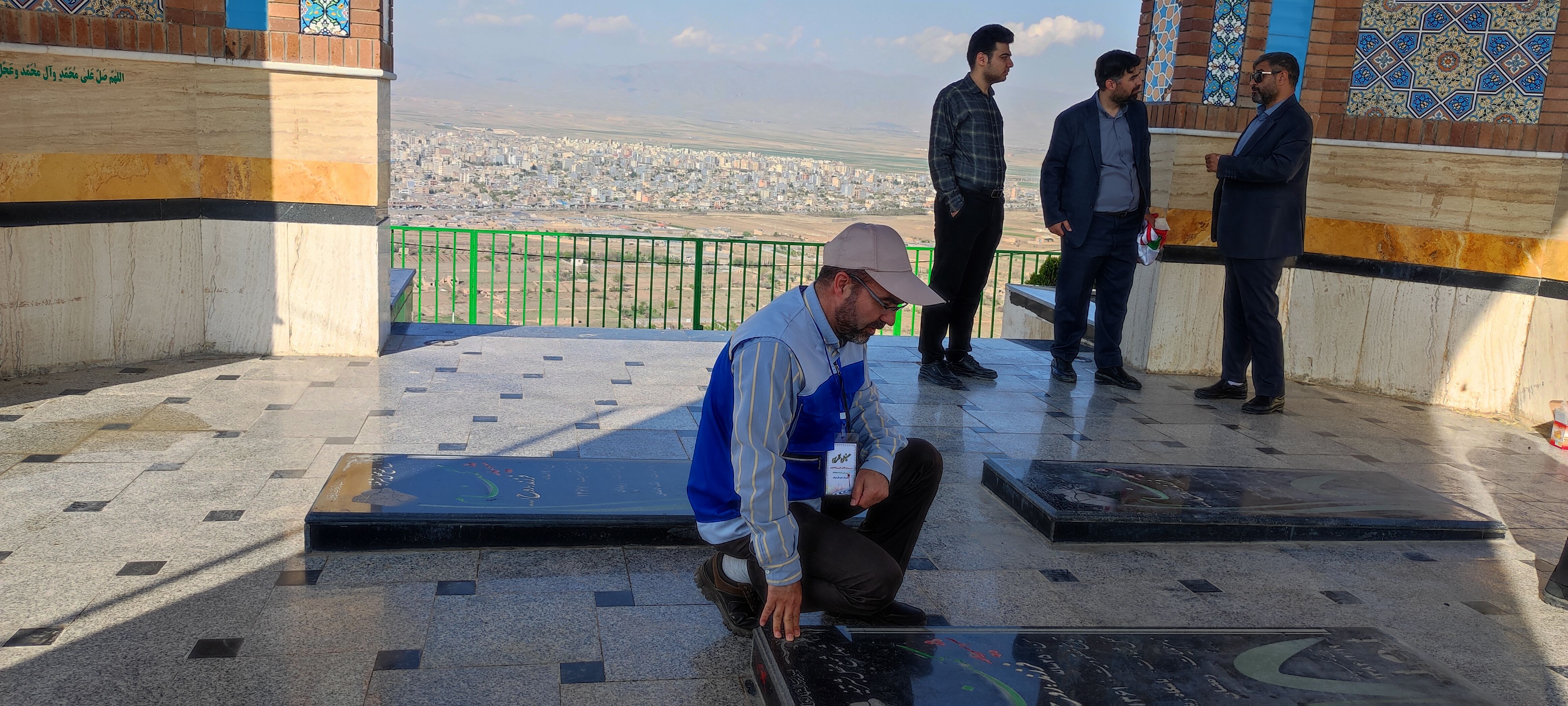غبارروبی مزار شهدای گمنام در جبل النور شیرکوه شیروان
