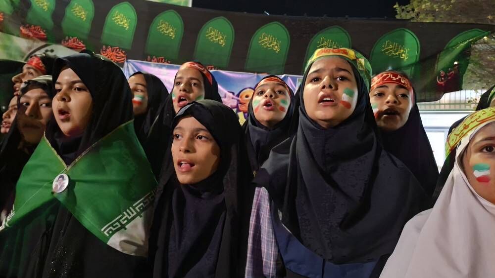 برگزاری برنامه فرهنگی‌هنری «موکب عشاق‌الزهرا» به همت دبستان دخترانه شهادت در یزد