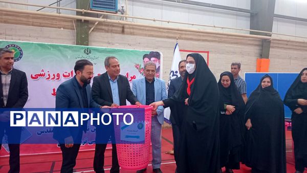 مراسم توزیع تجهیزات ورزشی؛کاروان مهر با نشاط در ناحیه 7 مشهد