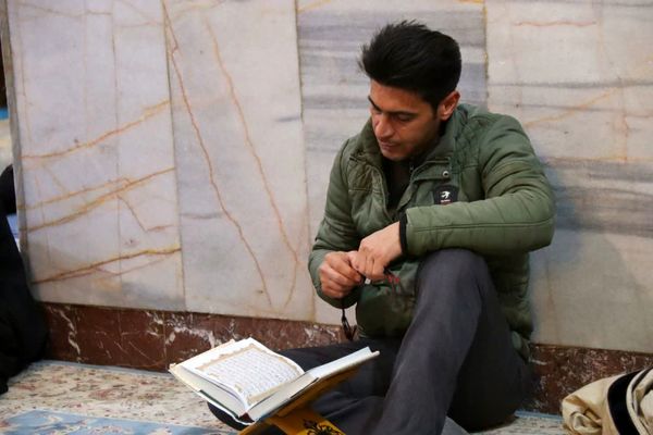 مراسم قرائت دعای ام داوود در امامزاده سید عباس بن موسی (ع) در بجنورد 