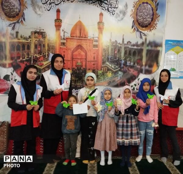 استقرار اعضای جمعیت هلال احمر شهرستان تویسرکان در جشن میلاد امام رضا(ع)
