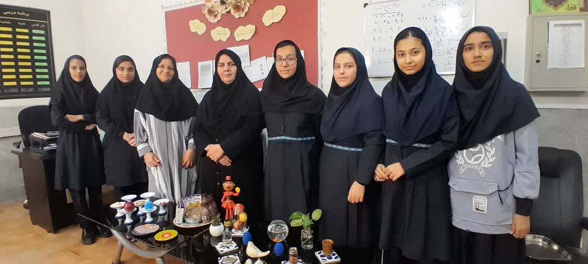 حال و هوای عید نوروز در دبیرستان دخترانه معلم