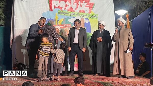 رویداد «مغز بادام» ؛ پیوند نسل ها و تجلیل از پدربزرگ‌های نمونه