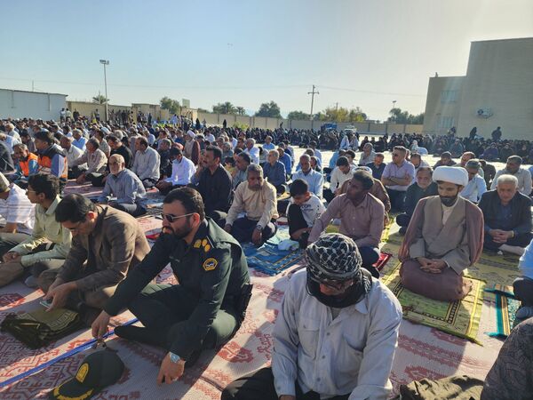 اقامه نماز عید سعید فطر در شهرستان منوجان 