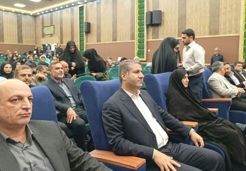 بررسی راهکارهای نوین ترویج فرهنگ نماز در اجلاس استانی نماز تهران