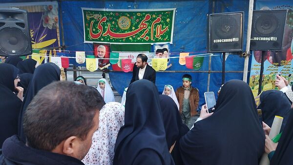حضور مردم در مهمانی کیلومتری اعیاد شعبانیه نیشابور