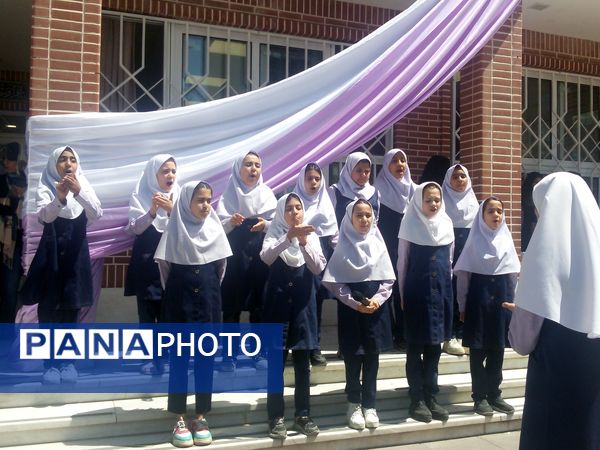 جشن روز معلم در دبستان عذرا پورشهریاری با برنامه های ویژه برگزار شد