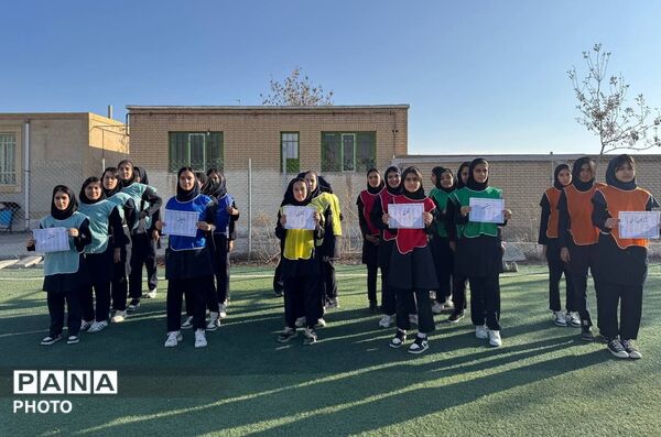 درخشش دانش آموزان درالمپیاد ورزشی مدرسه حاج محمود ثابتی شیروان۲