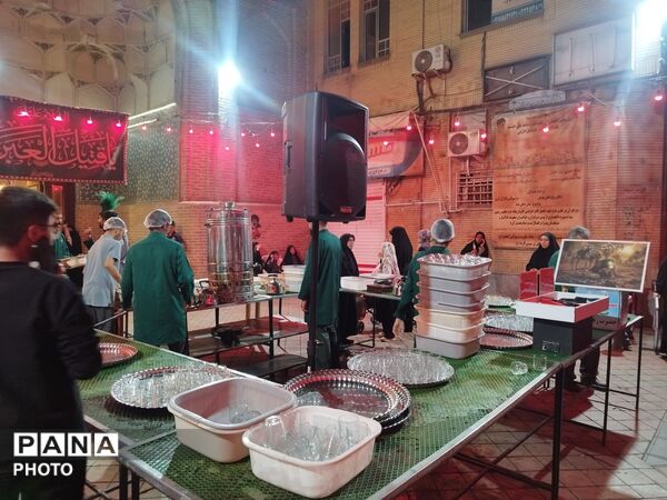 در سایه‌سارِ ذکرِ آلِ محمد؛ خدمت به خاطرِ مهرِ حضرت زهرا (س)