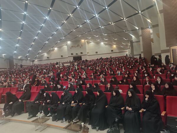 همایش گرامیداشت هفته بسیج در مجتمع آیه ها در سالن انقلاب مشهد مقدس