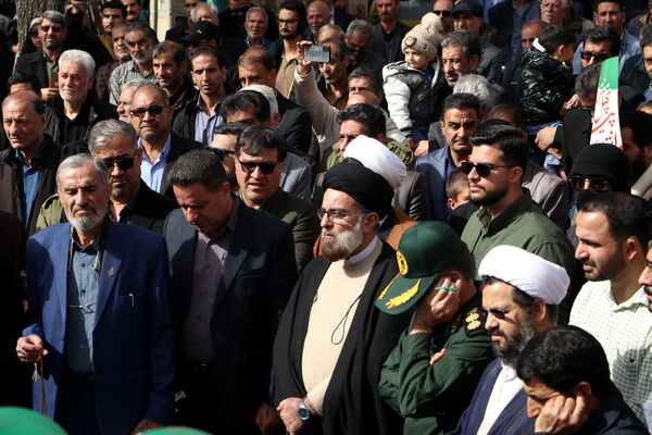 شکوه همبستگی مردم آباده در راهپیمایی ۲۲ بهمن