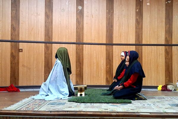 ایجاد انگیزه و خلاقیت در دانش‌آموزان با اجرای تئاتر درسی 