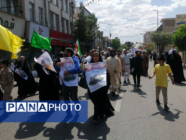 راهپیمایی نمازگزاران جمعه قم در حمایت از عملیات وعده صادق و طرح نور