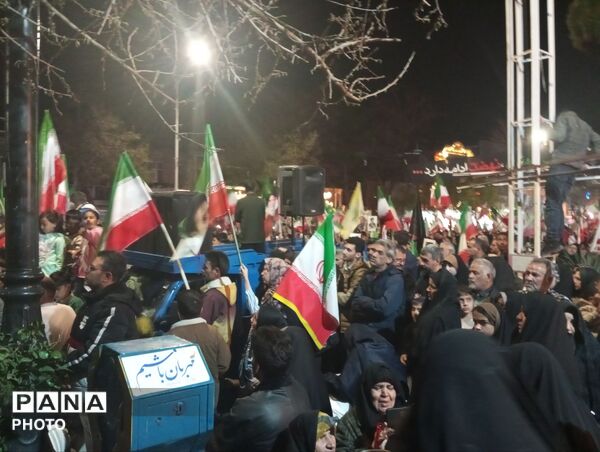 پیمان دوباره با رهبری با نوای رسای مهدی رسولی در آیین تجدید بیعت 