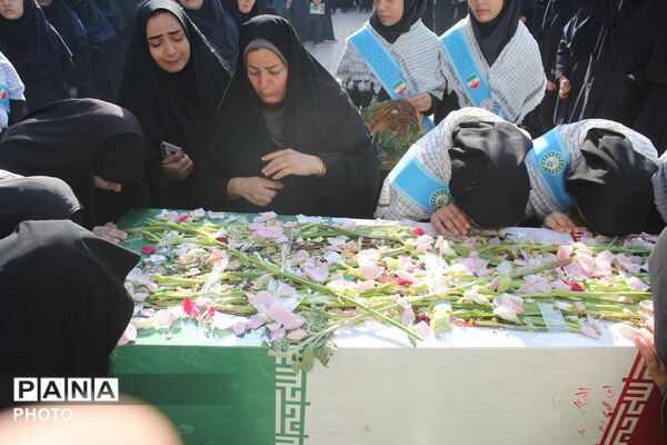 شهید گمنام مهمان دبیرستان ساره ورامین 
