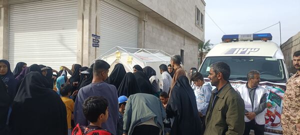 مردم حاجی‌آباد در راهپیمایی ۲۲ بهمن
