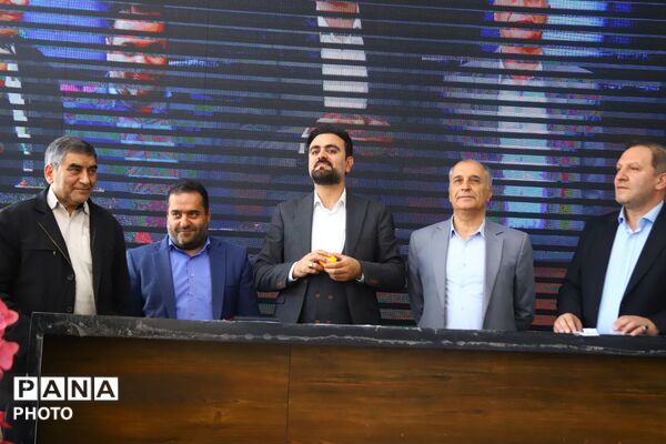 جشنواره بزرگ خریداران ماهی در تبریز