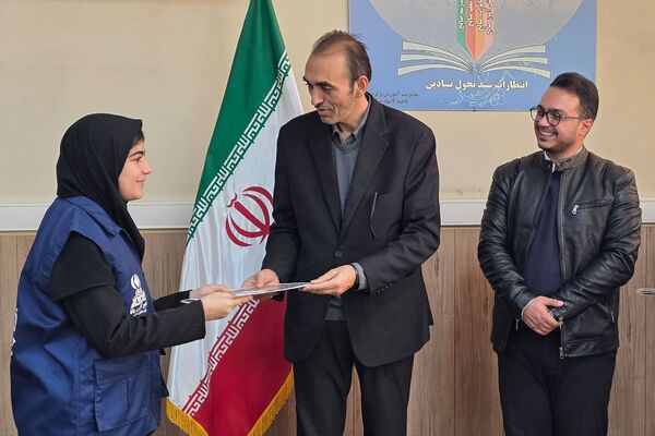 تقدیر از دانش آموز خبرنگاران فعال پانا بهارستان دو