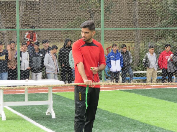 مسابقات طناب کشی شهید پارسا منصور در دبیرستان شاهد ابوذر غفاری 