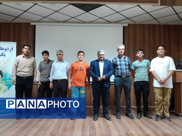 روزی پرانرژی برای پسران ناحیه یک زنجان و منطقه ایجرود در اردوی دانش‌آموزی یک‌روزه