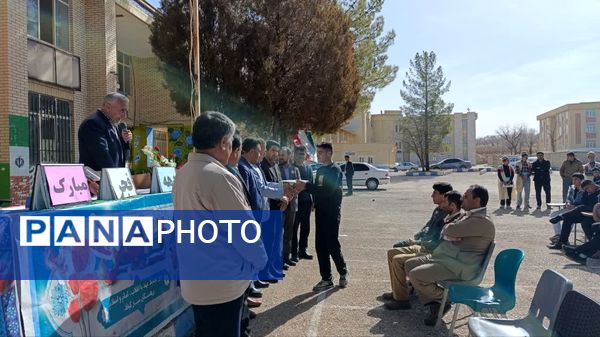 جشن انقلاب در مدرسه نخبگان عشایر 