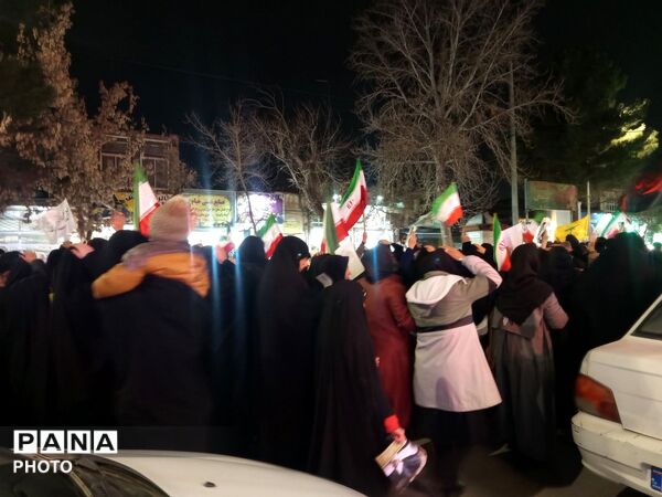 حرکت دسته عزاداری درسومین شب شهادت امام خامنه ای از پنجراه تا مسجد جامع