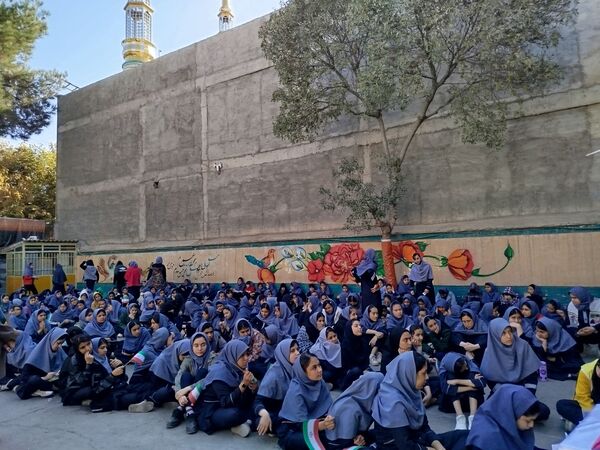 جشن ولادت حضرت زینب در دبیرستان دخترانه دانشور 2 