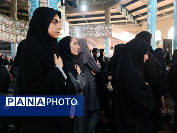 اجتماع بانوان مقاومت و تجلیل از همسران جانبازان در مصلی نماز جمعه شهرستان قدس