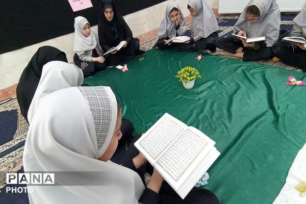 محفلی به وسعت نور در دبستان شهید آقچه‌لو رباط‌کریم