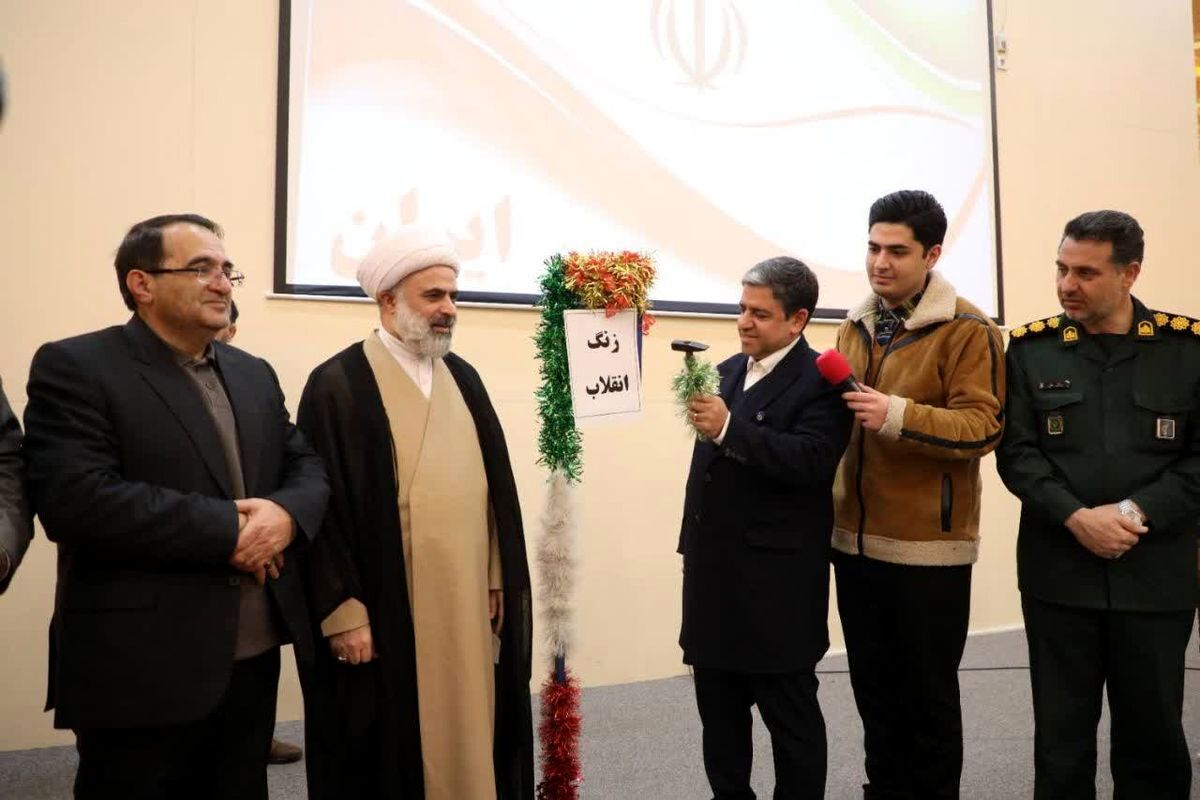 دهه فجر، دهه بازگشت هویت ملی ،استقلال و عزت ملت ایران است