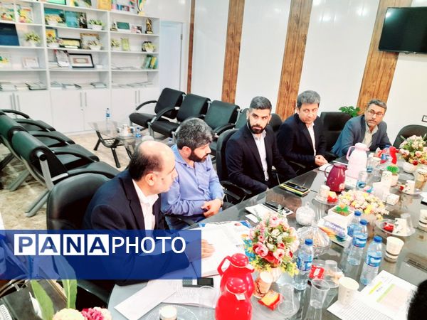 جلسه استانی دومین دوره مسابقه ملی دانش‌آموزان حافظ خوان ایران در بوشهر