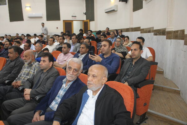 تجلیل از برگزیدگان دبیرستان شهید بهشتی شهرستان بوشهر (1)