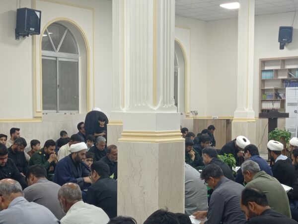 برگزاری محفل انس با قرآن‌کریم در بندرخمیر به نیابت از شهدای‌ خدمت