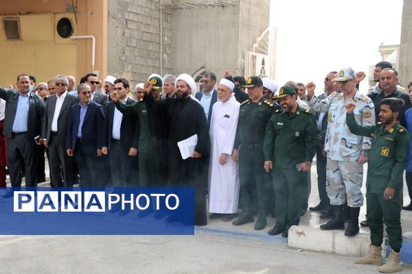 دانش‌آموزان بندرخمیر پیشگام در تجدید میثاق با آرمان‌های استکبارستیزی