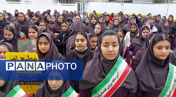 زنگ انقلاب در مدرسه پروین اعتصامی املش طنین انداز شد