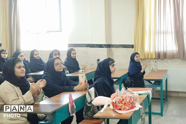 دبیرستان دخترانه شهدای فراجا، میزبان جشن جوانه‌ها