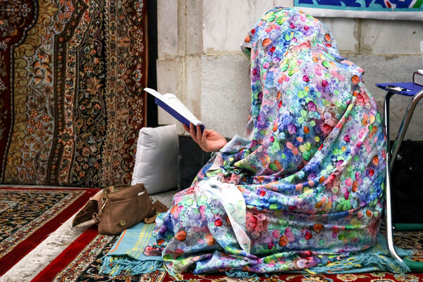 قرائت دعای‌ام داوود در حرم مطهر رضوی 