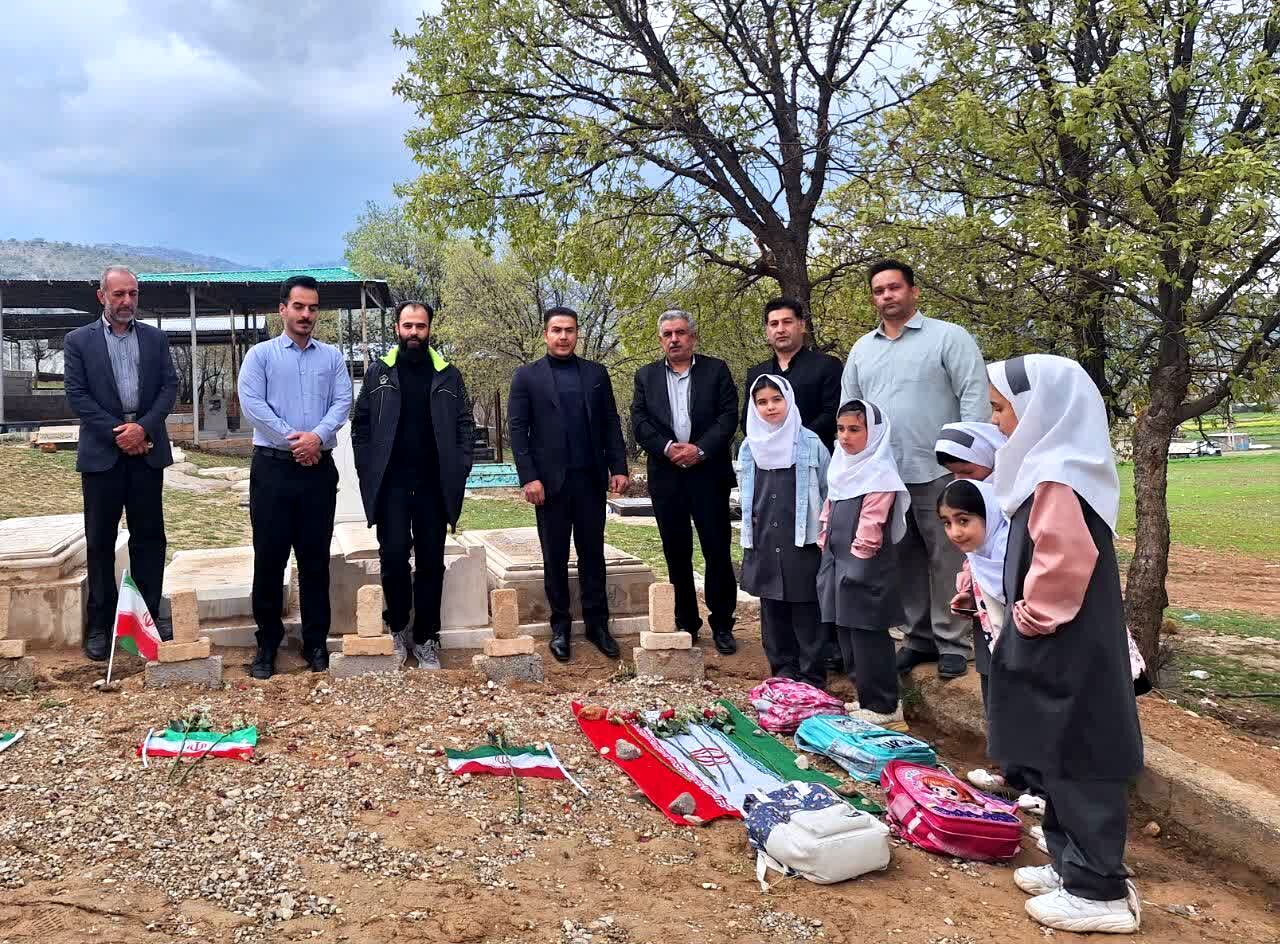 تجدید میثاق با شهدا؛ گامی در مسیر تربیت نسل ولایی در خرم‌آباد