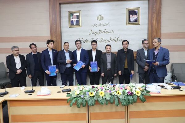 تقدیر از برگزیدگان جشنواره جوان خوارزمی استان آذربایجان شرقی