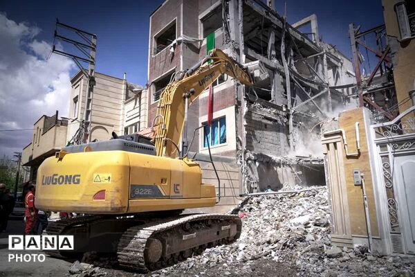 آثار تخریبی حمله موشکی دشمن به مناطق مسکونی شهرک ولایت قم