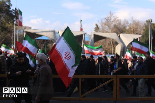 بیعت مردم تهران با سومین رهبر انقلاب