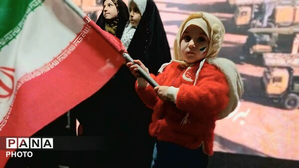 حضور دشمن شکن دختران با صلابت سنندج در شب میلاد حضرت معصومه (س)