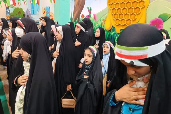 مراسم سالگرد شهید رئیسی در هیات دخترانه «زیر گنبد طلا»