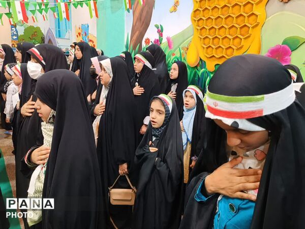 مراسم سالگرد شهید رئیسی در هیات دخترانه «زیر گنبد طلا»