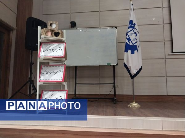 جشن روز دختر در هنرستان امام حسن مجتبی(ع) با حضور مسئولان ناحیه ۶