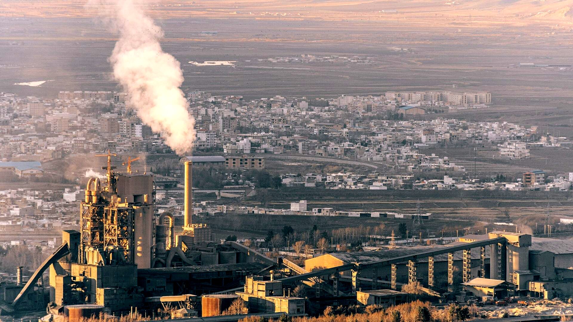 راه‌اندازی خط تولید سیمان در لرستان، گامی برای تقویت صادرات به عراق و سوریه