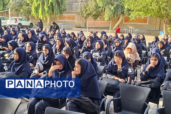 زنگ آغاز سال تحصیلی جدید در مدارس نواخته شد