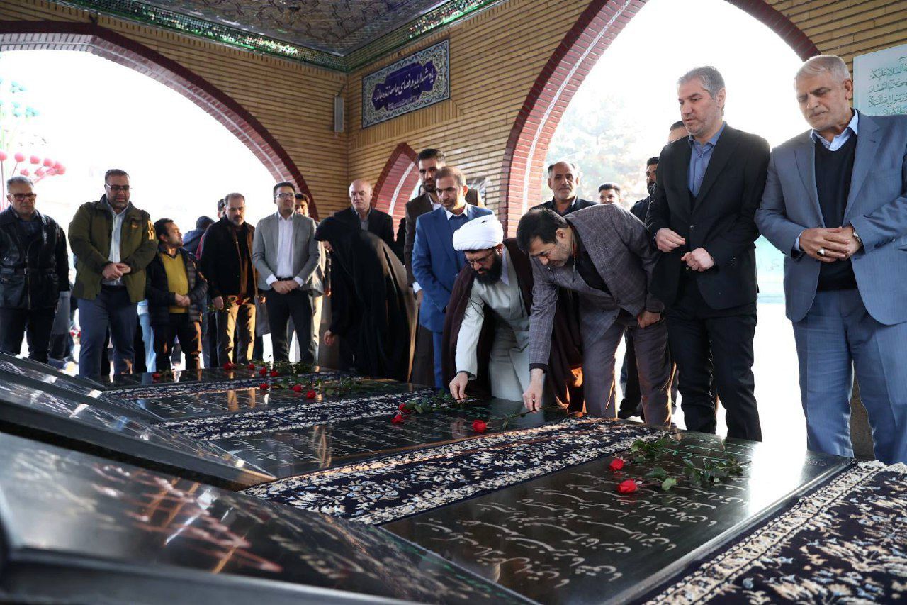 بازدید وزیر ورزش و جوانان از پروژه‌های شهرستان پاکدشت+فیلم