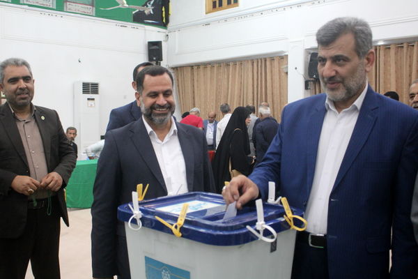 حضور پرشور مردم ولایت‌مدار بوشهر در پای صندوق‌های رأی